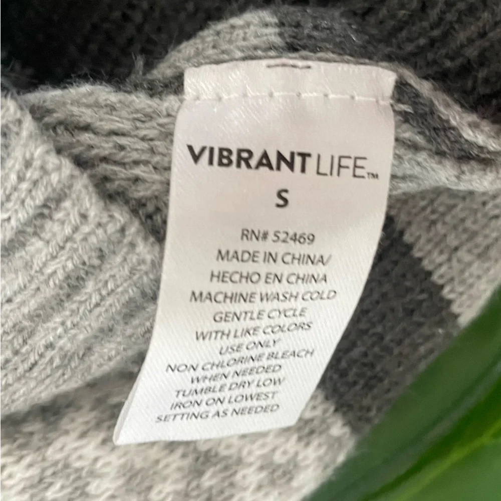 Vibrant Life Gray button front Dog Sweater cardigan Small Very good condition